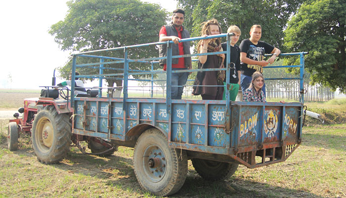 tractor-ride-farmers-villa