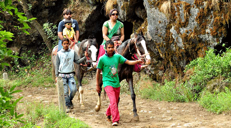 horse-riding-naini-retreat-hotel