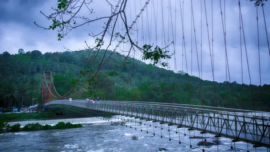 Thumboormuzhi Dam & Garden