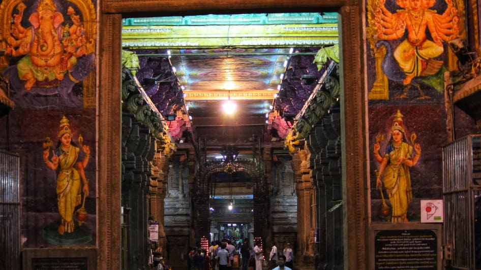 Meenakshi Temple Entry Fee and Dress Code