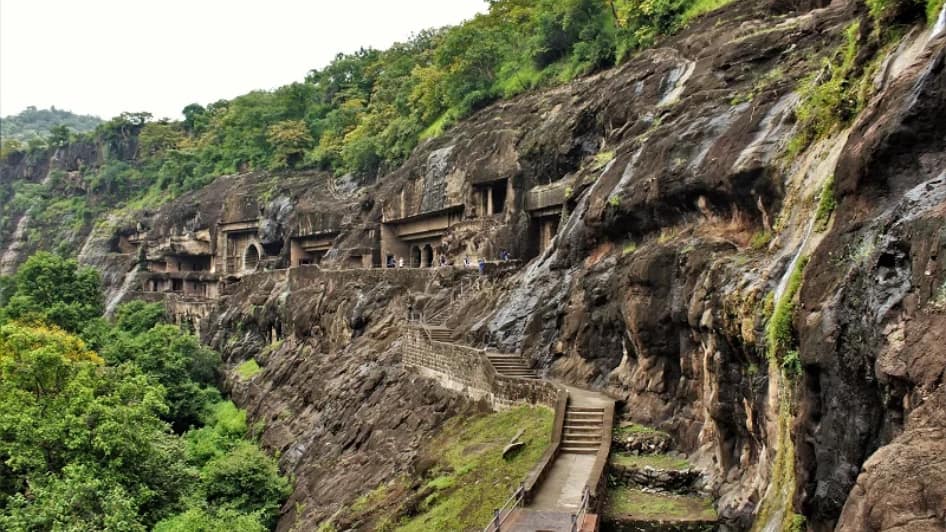 Ajanta vs. Ellora Caves: What Is the Difference?